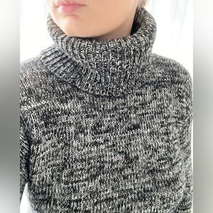 Forever 21 contemporary turtle neck sweater size S